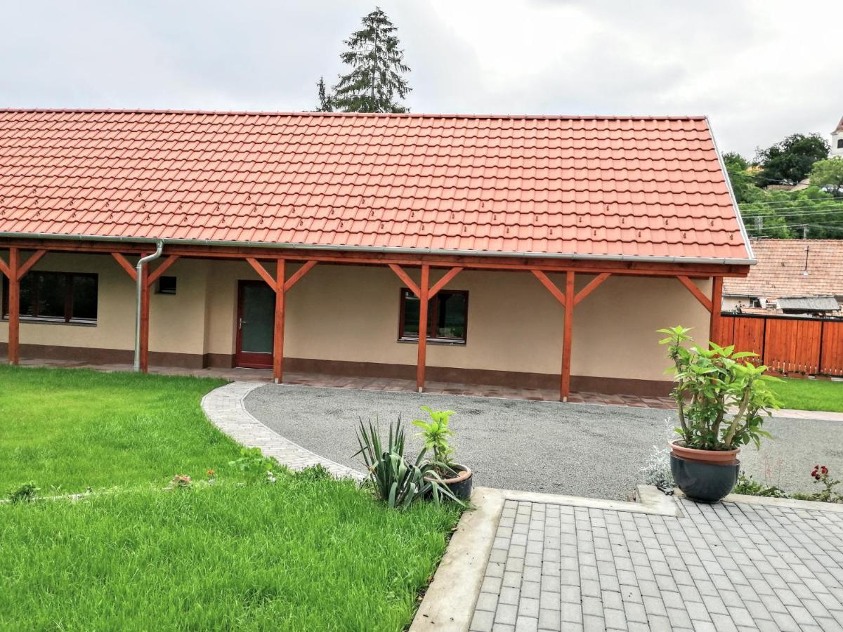 Kishid Vendeghaz Pilismarot Apartment Exterior photo